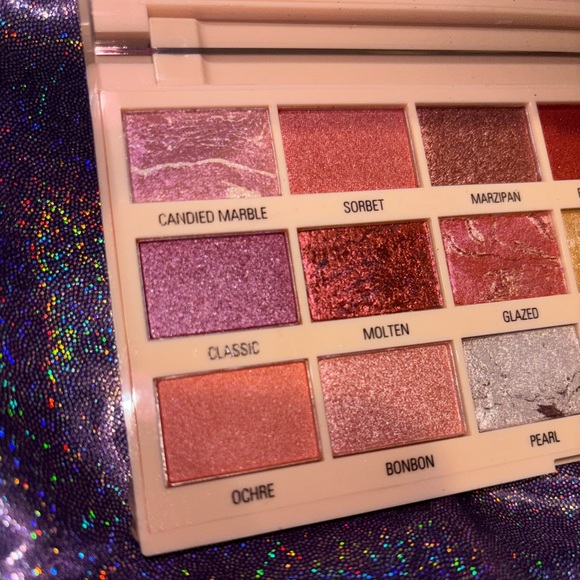 Revolution Eyeshadow Palette - Picture 7 of 9